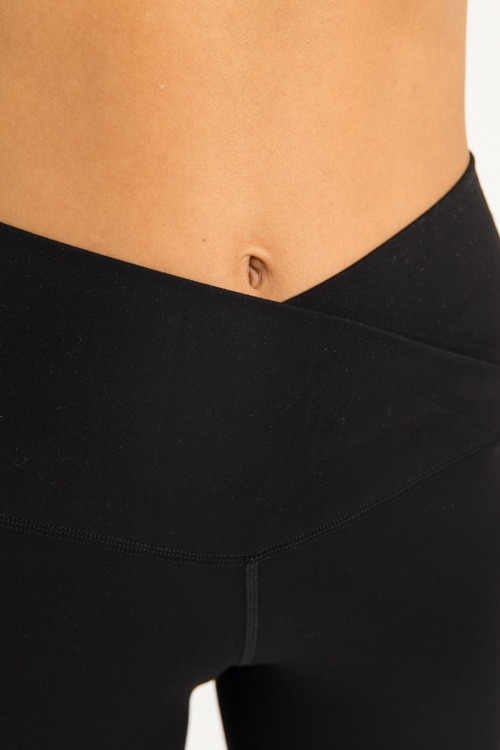 High Rise Crossover Leggings, Black - 0819.101.jpg