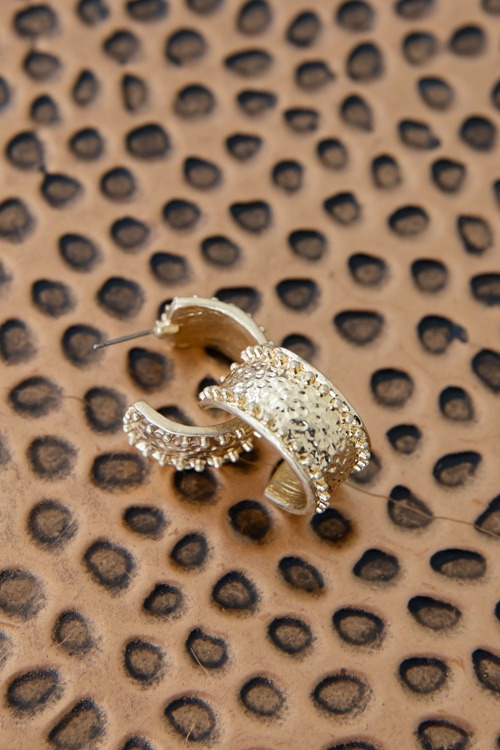 Wide Hammered Hoops, Gold - 4K7A5588.jpg