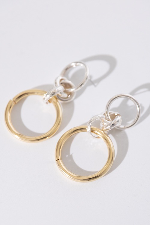 Two-Tone Linked Earring - 4K7A6102.jpg