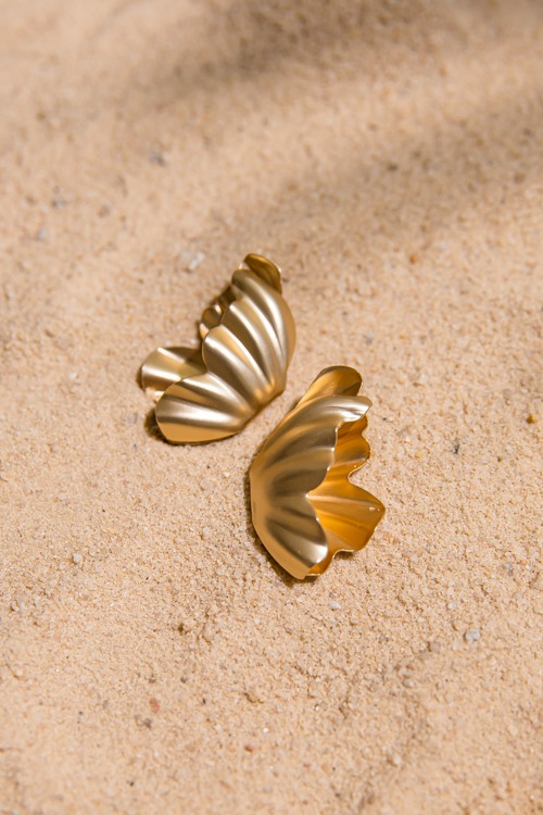 Sheila Shell Earring, Gold - 4K7A8276.jpg